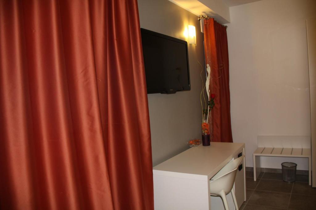 Bcomfort Hotel Cagliari Room photo