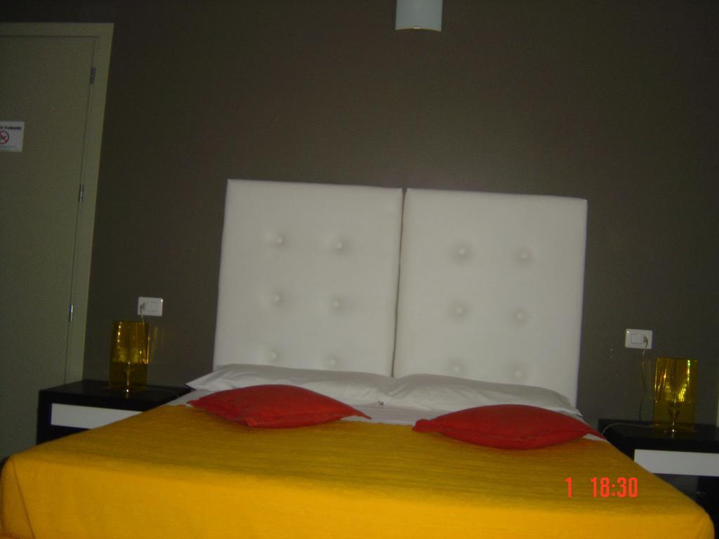 Bcomfort Hotel Cagliari Room photo